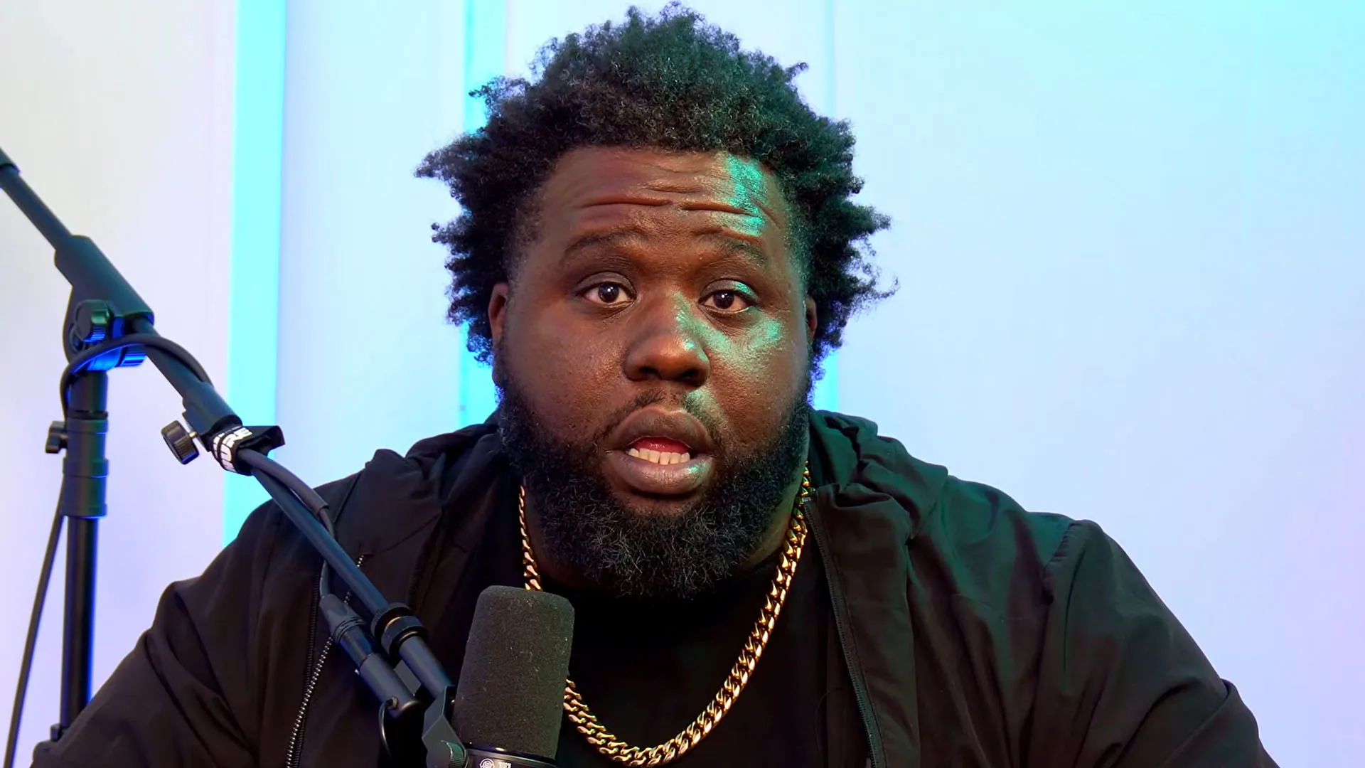 As Coisas Ficam S&eacute;rias com Honey Loaf