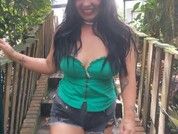 ninakisslove