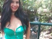 ninakisslove