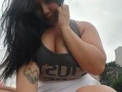 ninakisslove