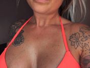 Curvy_Inked_Blondie