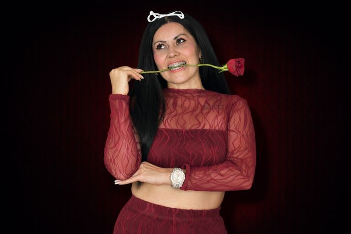TaniaMature