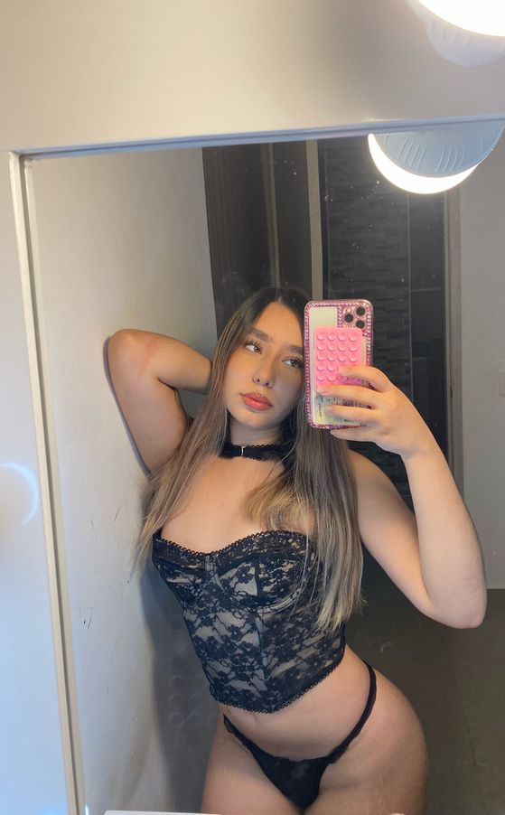 LauraSquirterr