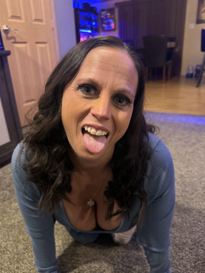 BustyBrunette44