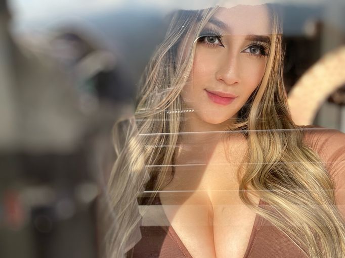 Megan_Parcker