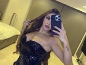 Mia_bond