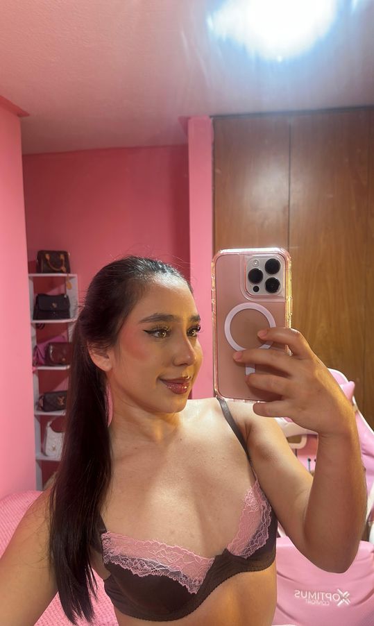 LauraSquirterr