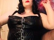 TheDevineMissDeviant