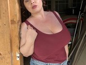 HugeBoobsRoxy