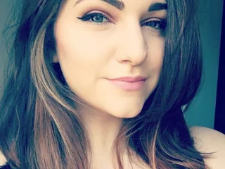 34HHGamerGirlHannah profile