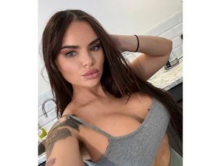 Amelia_summers