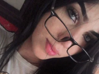 Camelyhott profile