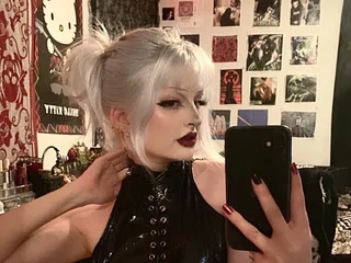 GothBimbo696969 profile