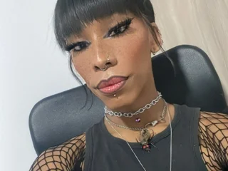 TRISHASSLOWx