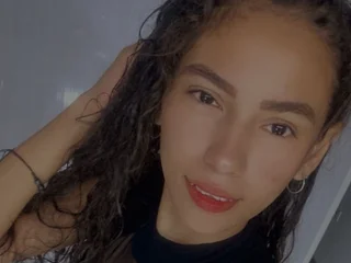 evelin_shy profile