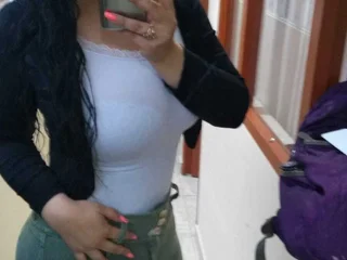 laury_curvyxx