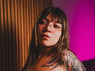AlessiaCherry profile