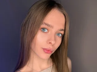 AmandaSayfried profile