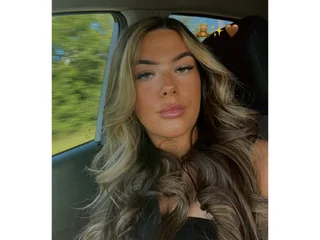 CurvyChloexx