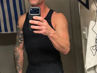 DJ33 profile