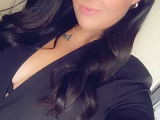 FlirtyQueenBee profile