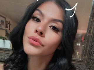 Latina_mami_Yas