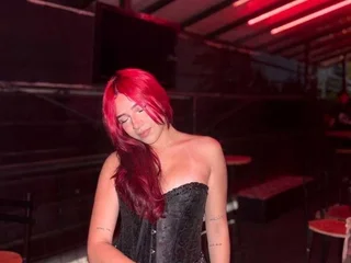 Mia_Leroy