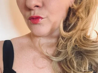 Nikkibigtits100 profile