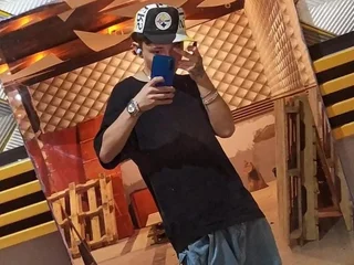 thaliaamdkarloss profile