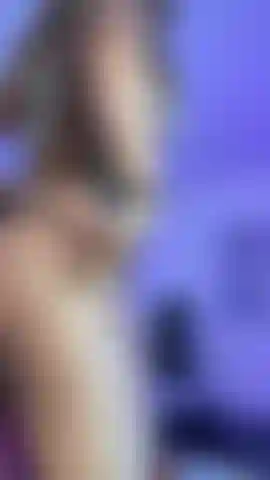 Coloquei meu brinquedo no cu.