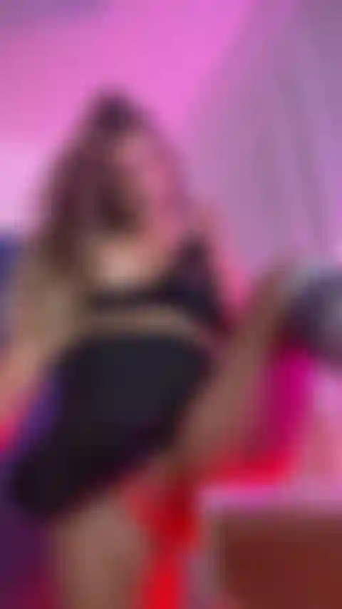 Não resisti e usei meu vibrador para exercitar minha bucetinha.