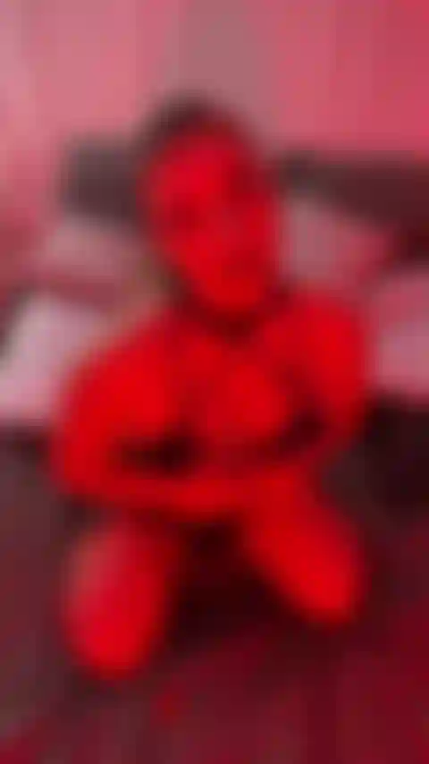 Bato nos meus seios por você.