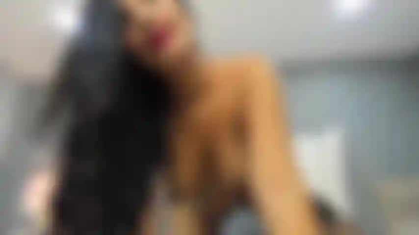 Pov: chupando seu pau duro em estilo cachorrinho.