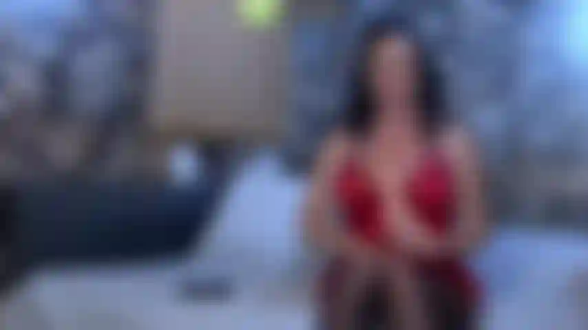 Fodendo meus peitos grandes com meu vibrador e conversa suja.