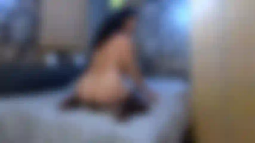 Vaqueiro reverso anal montando brinquedo preto.