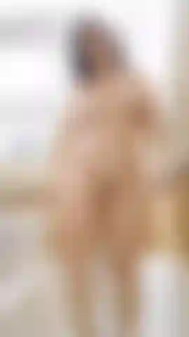 Tomei um banho sexy no banheiro.