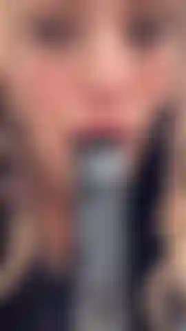 Adoro provocar você com meu rosto bonito e safado.