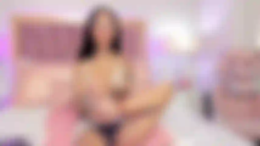 Adoro lamber os pés e chupar os dedos dos pés.. Sou muito flexível.