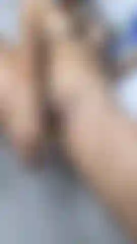 Abby desesperada por pau no chuveiro.