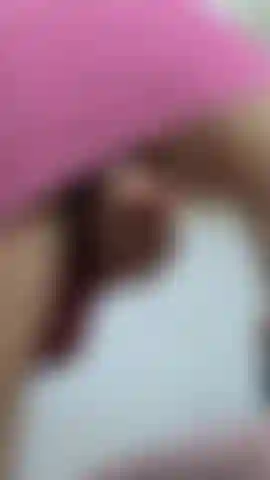 Descoberta com o vibrador na mão.