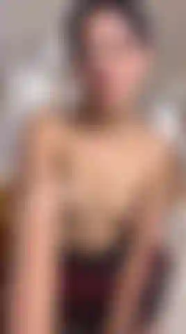 Colombian girl showing her small body and tits