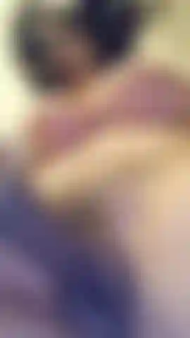 Fodendo minha buceta bem cremosa com meu pau enorme enquanto ela escorre no seu rosto enquanto estou em pé sobre você com meus seios ddd balançando!