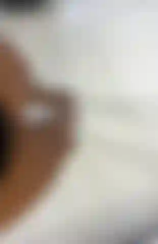 Pés lindos, com saltos sexy, para realizar todas as suas fantasias.