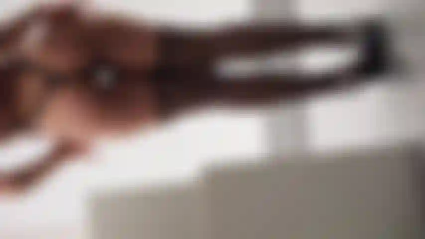 Apertada e cheia de tesão por você.