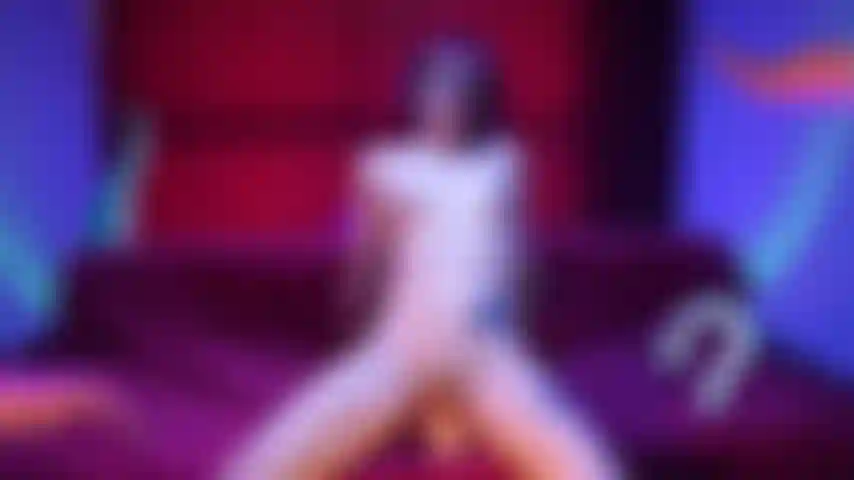 Tentáculo de monstro entra neste autômato.