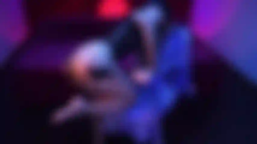 1 Minuto e meio batendo no meu bumbum com palmadas deliciosas!