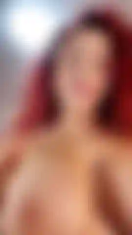 Apenas meias pretas.