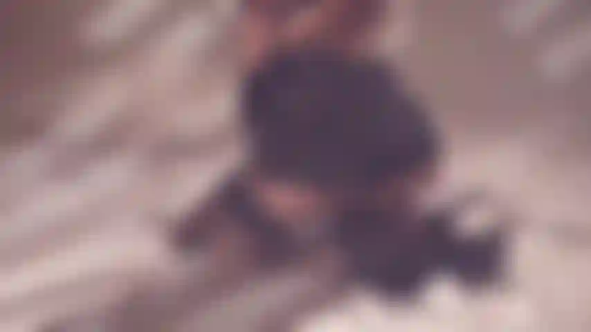 Eu sou o desejo correndo pela sua mente, fazendo você desejar meu toque de gelo e fogo.