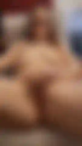 Dedilhando minha buceta até gozar.