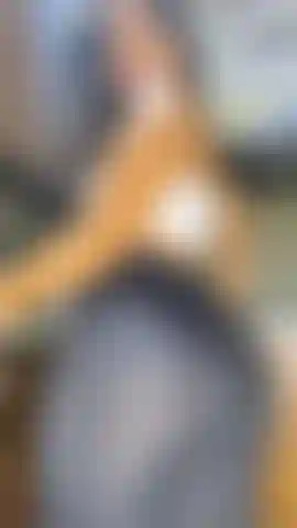 Me masturbando na cozinha!! Meu vizinho estava me espionando.